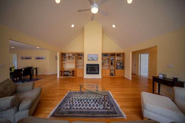 115 S Broadway, Beverly Shores, IN 46301