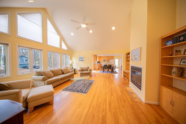 115 S Broadway, Beverly Shores, IN 46301