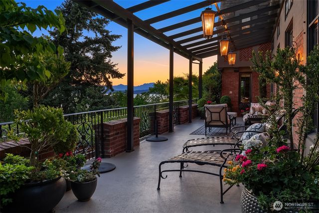 4701 W Ruffner Street, Seattle, WA 98199