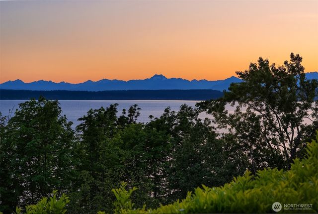 4701 W Ruffner Street, Seattle, WA 98199