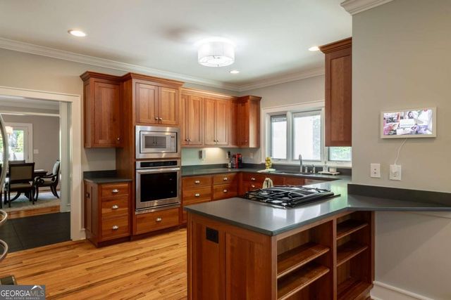 385 Woodward Way, Athens, GA 30606