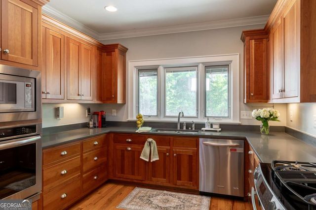 385 Woodward Way, Athens, GA 30606