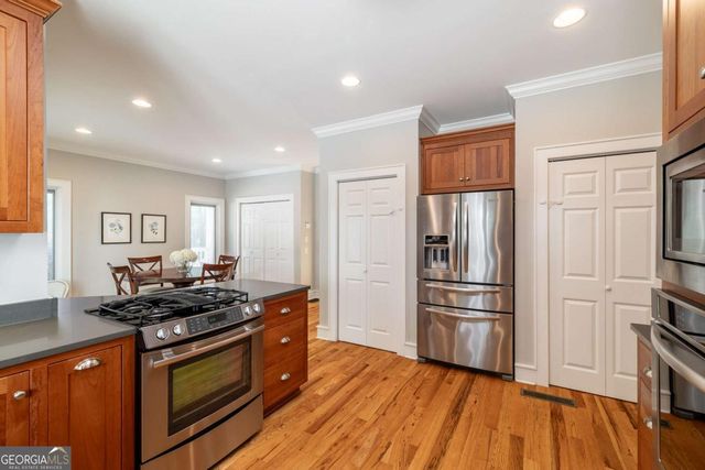 385 Woodward Way, Athens, GA 30606