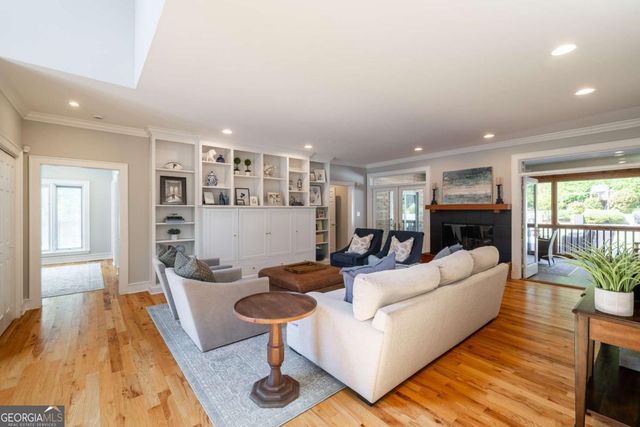 385 Woodward Way, Athens, GA 30606