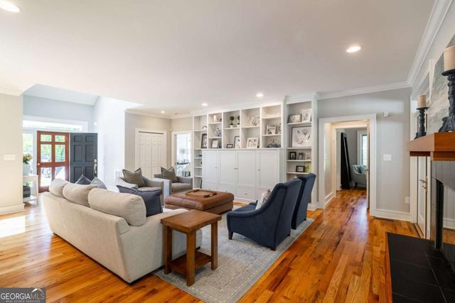 385 Woodward Way, Athens, GA 30606