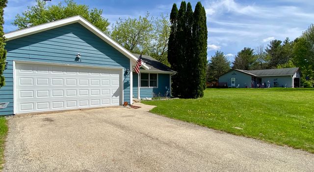 143 Liverpool Drive, Poplar Grove, IL 61065