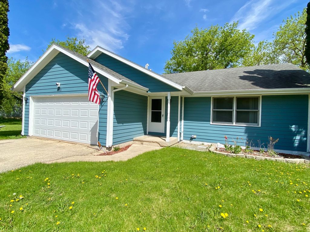 143 Liverpool Drive, Poplar Grove, IL 61065