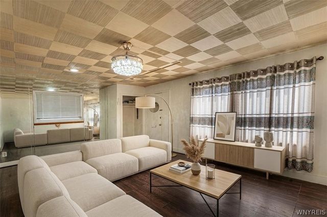 1960 Genesee Street, Buffalo, NY 14211