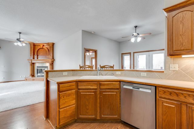 8602 W SHADOW LAKES ST., Wichita, KS 67205