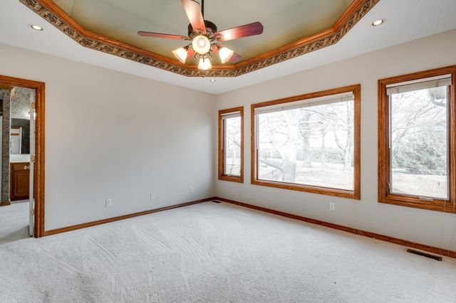 8602 W SHADOW LAKES ST., Wichita, KS 67205