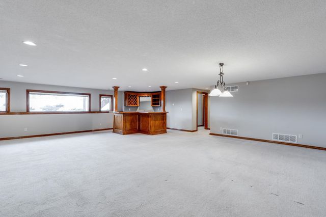 8602 W SHADOW LAKES ST., Wichita, KS 67205