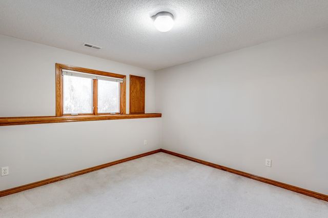 8602 W SHADOW LAKES ST., Wichita, KS 67205