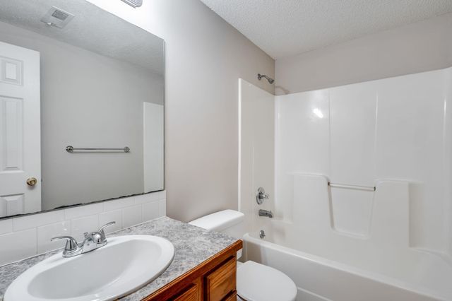 8602 W SHADOW LAKES ST., Wichita, KS 67205