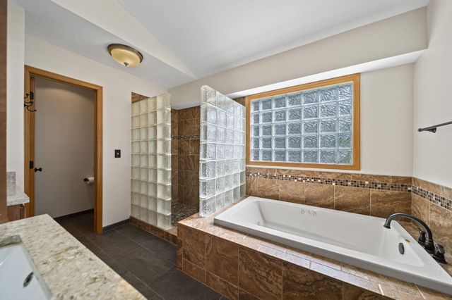 13187 Brandon Circle, Pickerington, OH 43147