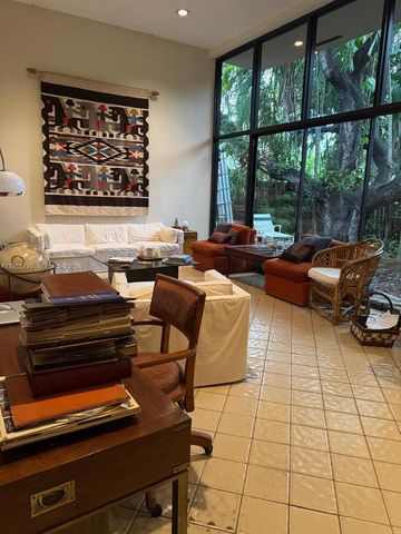 1753 Nocatee Dr, Miami, FL 33133