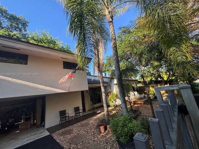 1753 Nocatee Dr, Miami, FL 33133