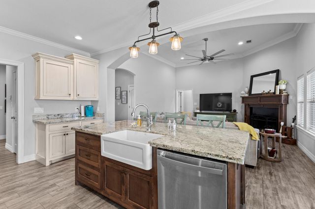 445 Bryant Blvd, Bridge City, TX 77611