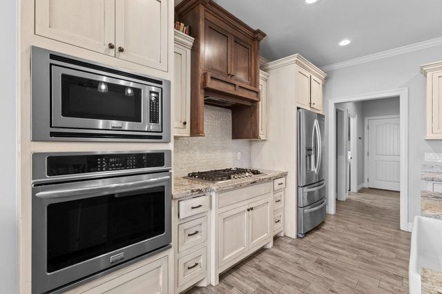 445 Bryant Blvd, Bridge City, TX 77611