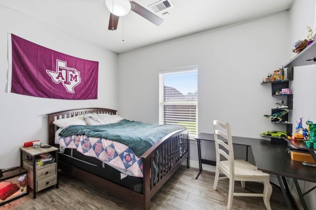 445 Bryant Blvd, Bridge City, TX 77611