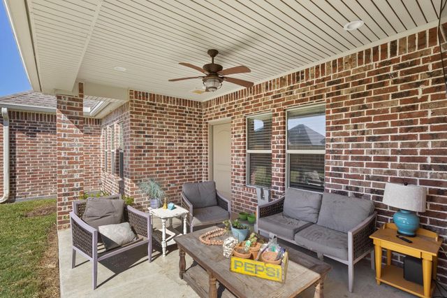 445 Bryant Blvd, Bridge City, TX 77611