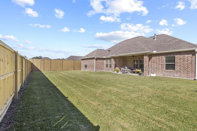 445 Bryant Blvd, Bridge City, TX 77611