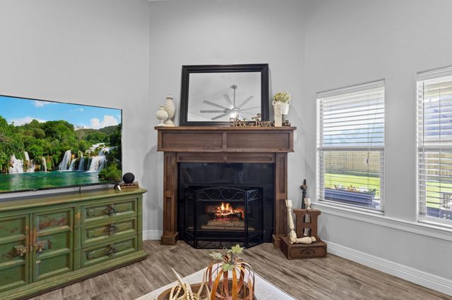 445 Bryant Blvd, Bridge City, TX 77611