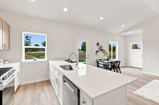616 S Robie Ln, Spokane Valley, WA 99206