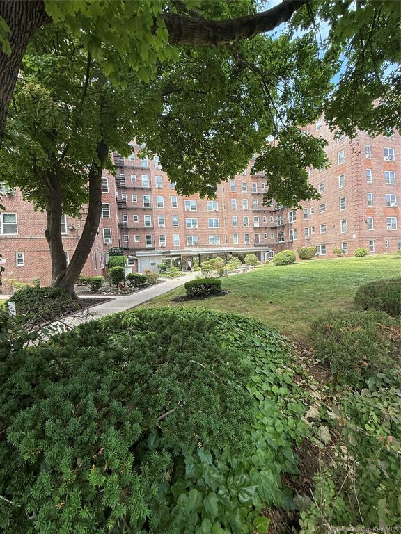 84-50 169th Street 508, Jamaica Hills, NY 11432