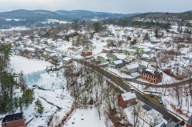 13 Goshen Road, Bradford, VT 05033