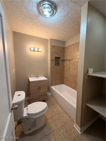 1333 E 142nd Street, East Cleveland, OH 44112