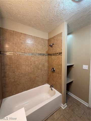 1333 E 142nd Street, East Cleveland, OH 44112