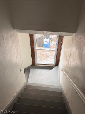 1333 E 142nd Street, East Cleveland, OH 44112