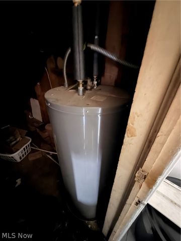 1333 E 142nd Street, East Cleveland, OH 44112