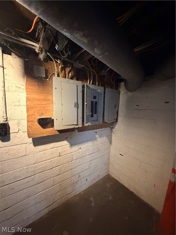 1333 E 142nd Street, East Cleveland, OH 44112