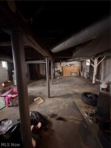 1333 E 142nd Street, East Cleveland, OH 44112