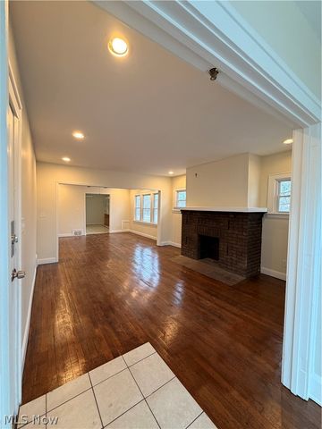 1333 E 142nd Street, East Cleveland, OH 44112