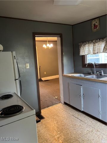 1243 Gomber Avenue, Cambridge, OH 43725