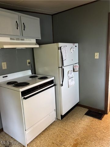 1243 Gomber Avenue, Cambridge, OH 43725