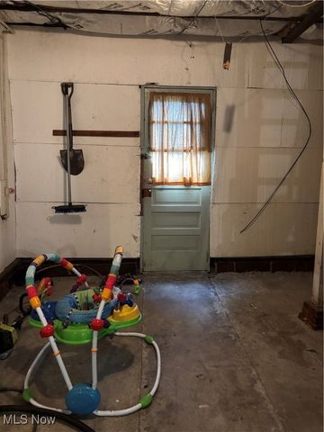 1243 Gomber Avenue, Cambridge, OH 43725