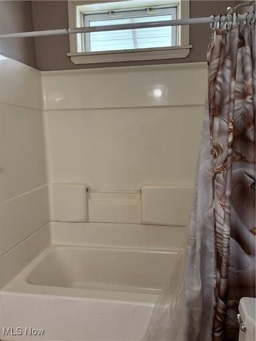 1243 Gomber Avenue, Cambridge, OH 43725