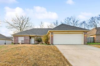 350 Meadow Creek Drive, Haskell, AR 72015