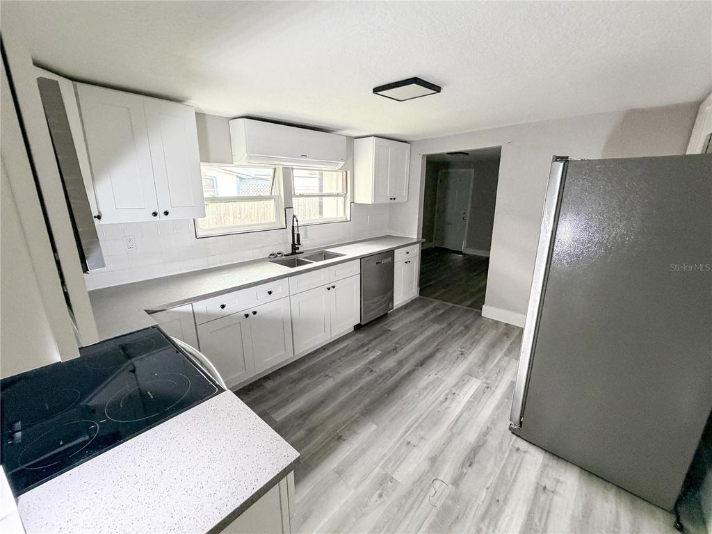 Image 7 of property listing at 8308 N MULBERRY STREET, Tampa, FL 33604