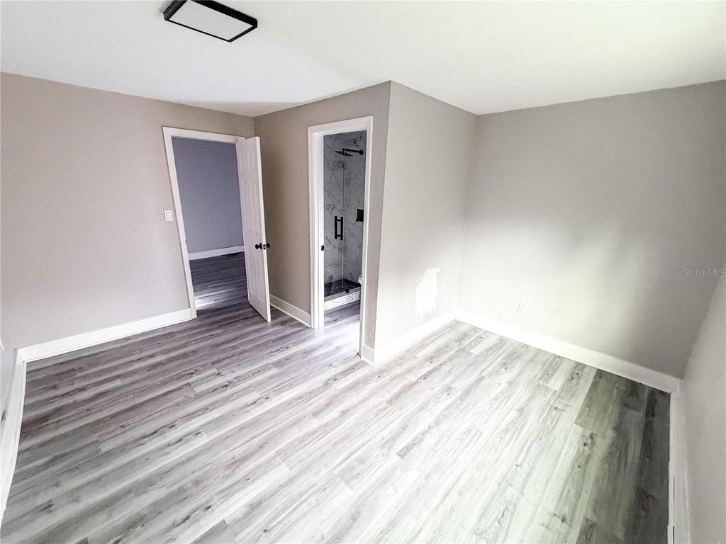Image 9 of property listing at 8308 N MULBERRY STREET, Tampa, FL 33604
