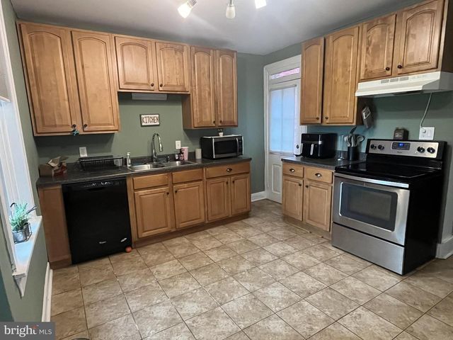 311 W HIGH ST, Womelsdorf, PA 19567