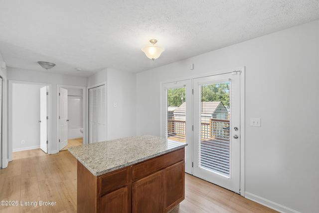 7714 Texlyn Ct, Louisville, KY 40258