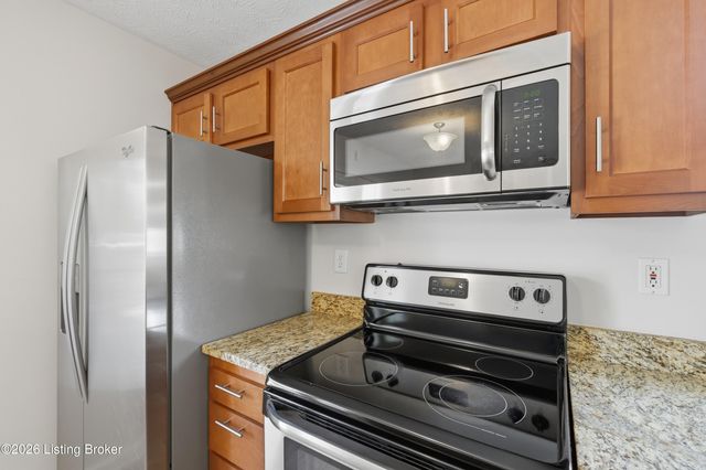 7714 Texlyn Ct, Louisville, KY 40258