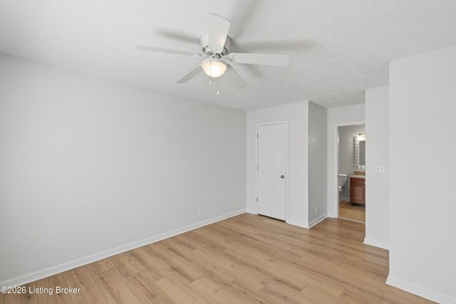 7714 Texlyn Ct, Louisville, KY 40258