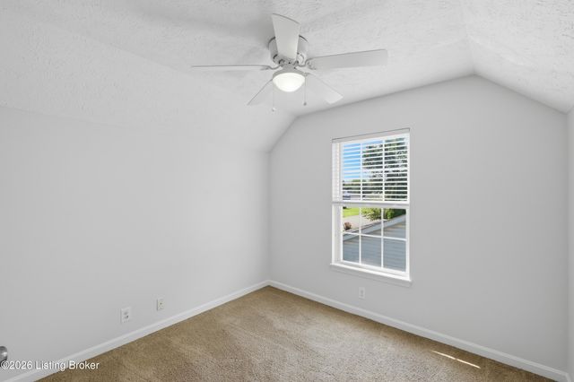 7714 Texlyn Ct, Louisville, KY 40258