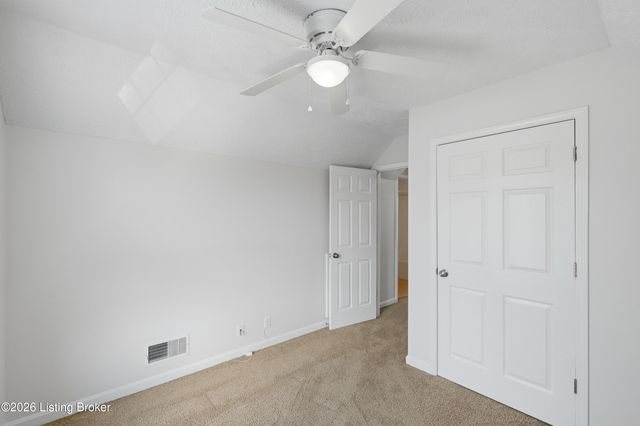 7714 Texlyn Ct, Louisville, KY 40258