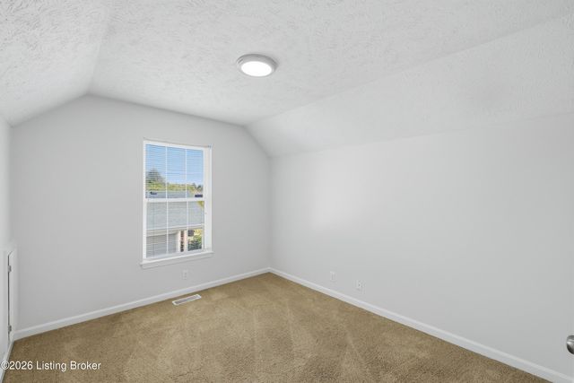 7714 Texlyn Ct, Louisville, KY 40258